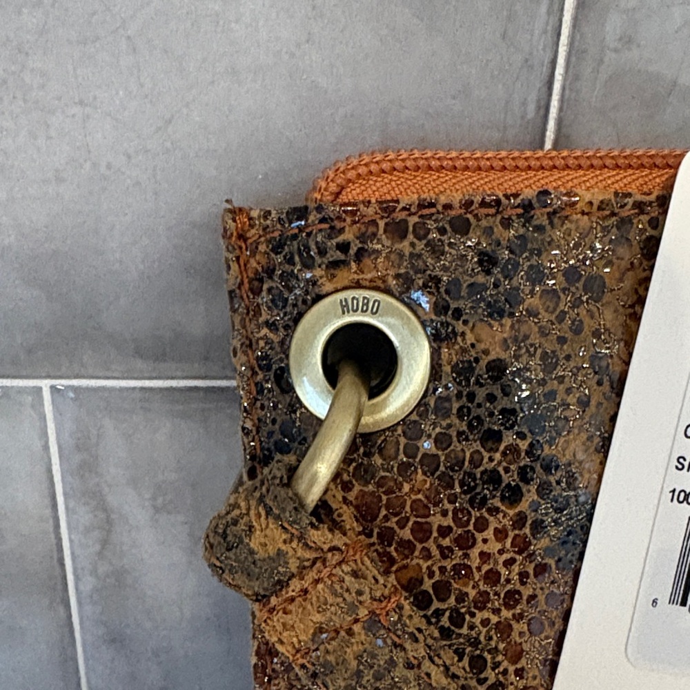 HOBO Textured Brown Wristlet Clutch -NEW! - Picture 3 of 5